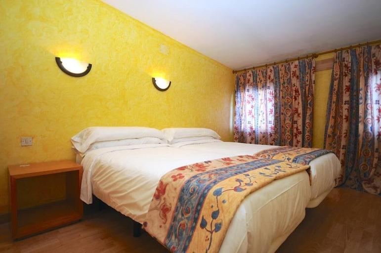 Bedroom 3, Pic Maia Mountain Hotel, Pyrénées-Orientales
