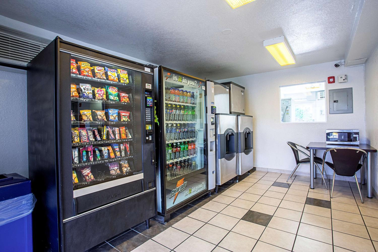Food & Drinks 5, Motel 6 Prescott, AZ, Yavapai