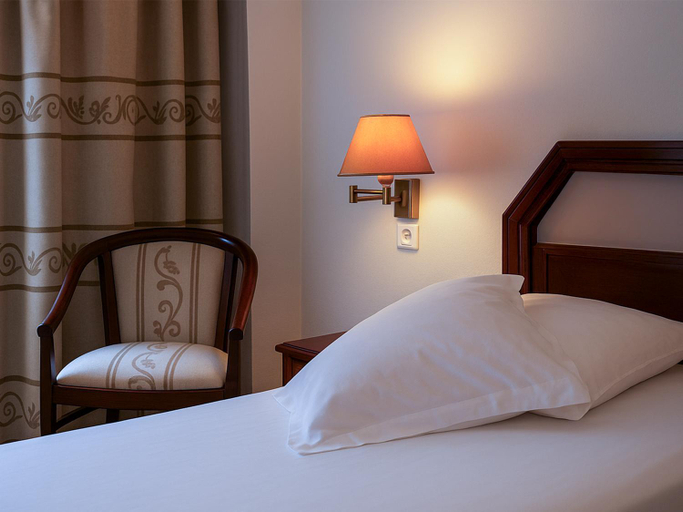 Bedroom 2, Hotel du Parc, Haut-Rhin