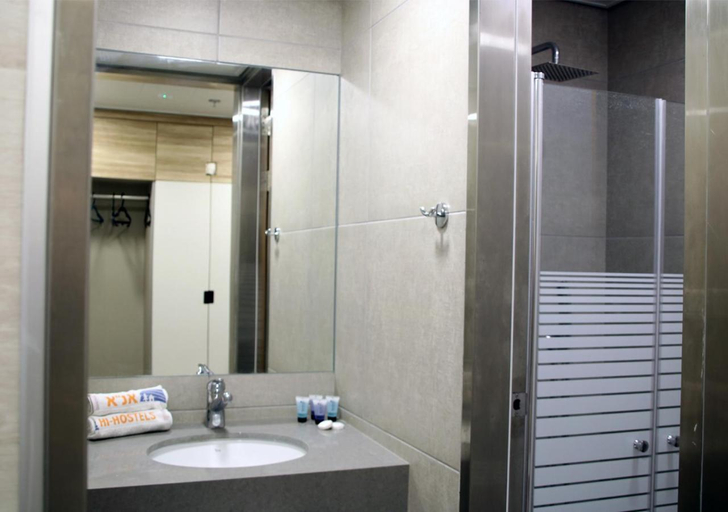 Bathroom 5, HI Jerusalem – Rabin Hostel