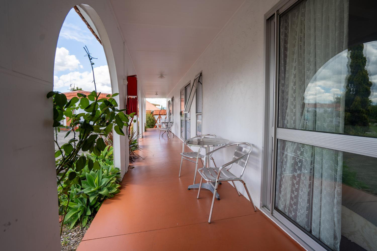 Others 5, Casa Mexicana, Hauraki