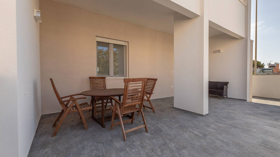 Room 2, Sole Apartment 1 - Central Marina With Modern Furnishings, Lecce
