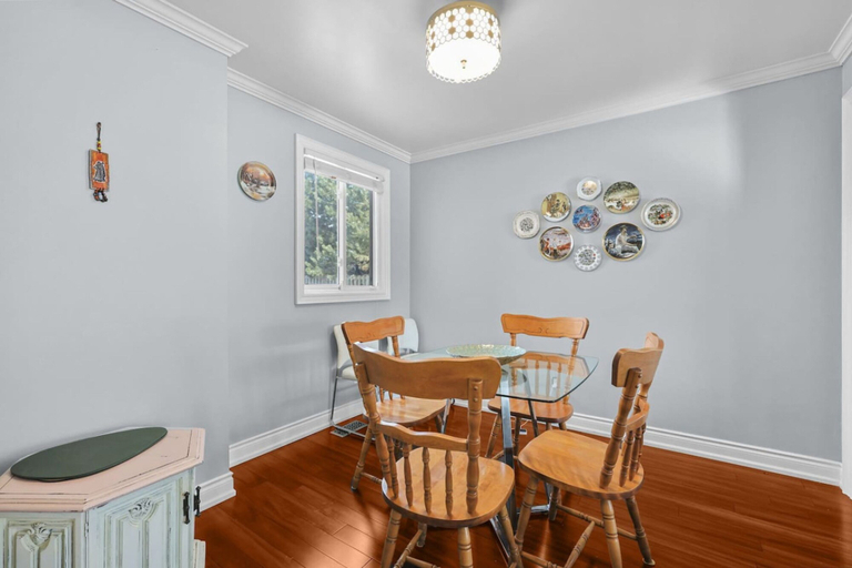 Room 5, Stylish 3BR Whitby Home in Prime Location, Durham