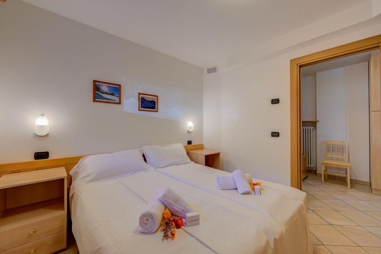 Room 3, Chalet Sciachilo Ski In-ski Out Mt 10, Sondrio