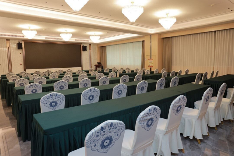 Business center 2, Golden Pear Hotel, Wuxi