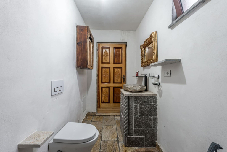 Bathroom 4, Kanuni - Authentic Albanian House, Shkodrës