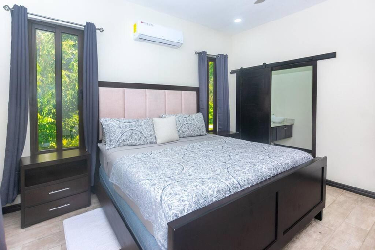 Others 4, Luxury 3 Bdrms villa with private-pool and full-concierge, Roatán