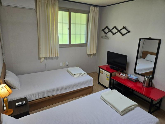 Bedroom 4, Jeongdongjin Sanseong Pensiontel, Gangneung