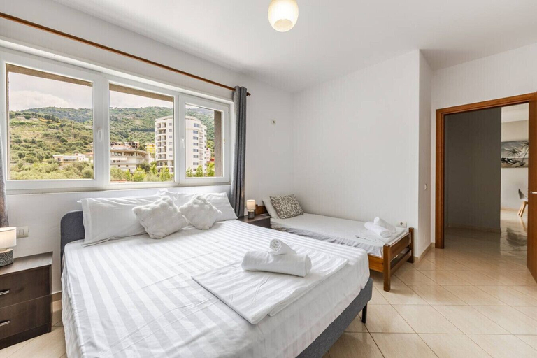 Room 2, Seaside Stay Apartment 1BR With Beach Access, Vlorës