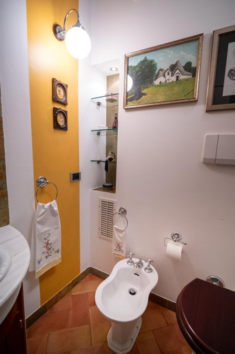Bathroom 3, Dimora Violetta, Bari