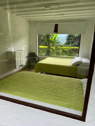 Bedroom 2, OASSIS CONEXION SIN FRONTERAS, San Francisco