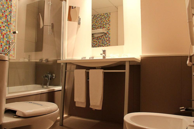 Bathroom 5, Ohtels Mazagon, Huelva