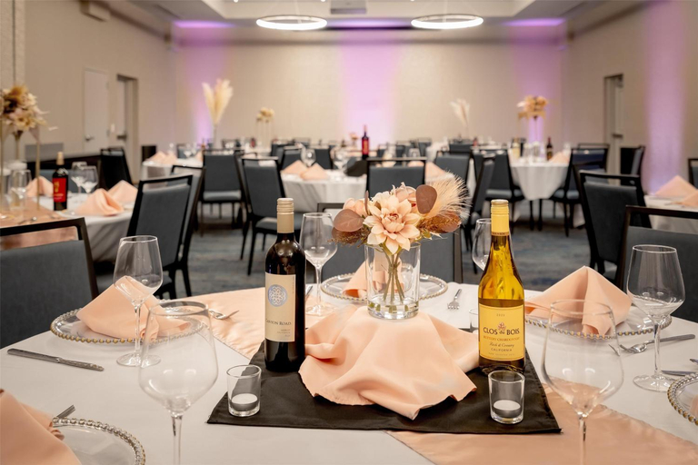 Food & Drinks 3, DoubleTree by Hilton Sioux City, Woodbury