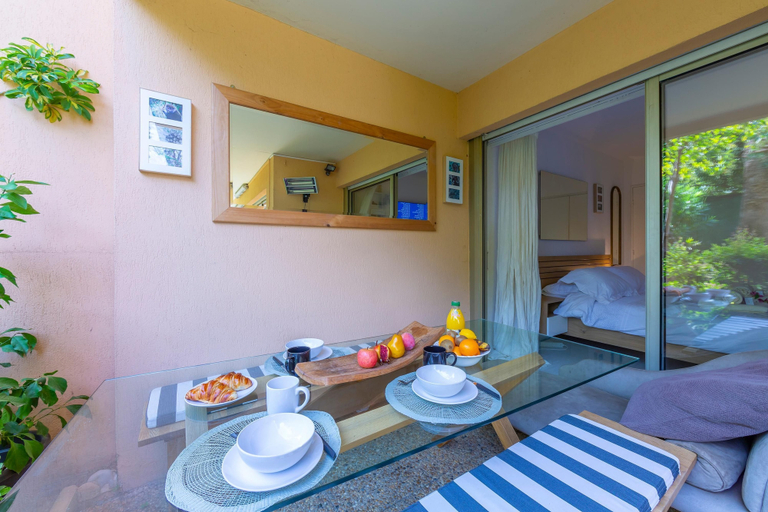 Room 4, Appartement Les Cyclamen, Alpes-Maritimes