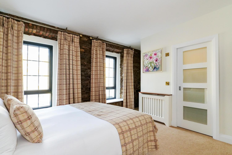 Bedroom, The Central House Clifden