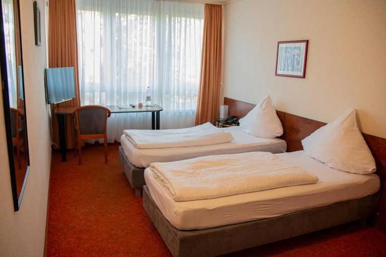 Bedroom 4, Hotel Alpha, Stuttgart