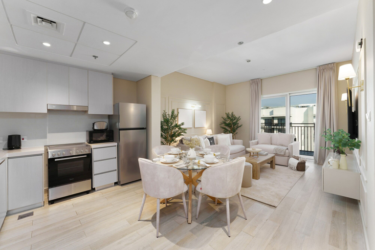 Room 5, Exquisite Living w Scenic Canal Vws on Yas Island, Yas Island