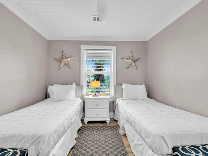 Bedroom 3, Beachside Villas 122, Walton