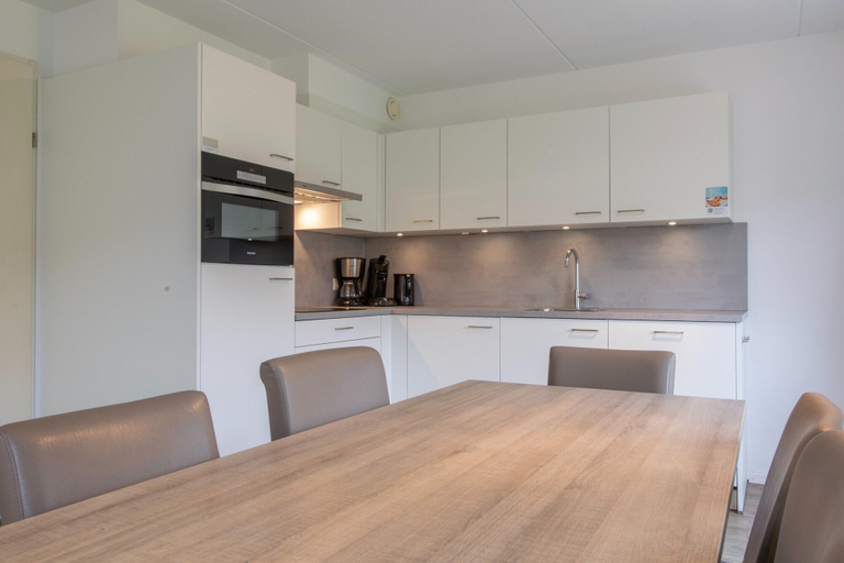 Dining 4, Restyled Bungalow With 2 Bathrooms, Near the Beach, Schouwen-Duiveland