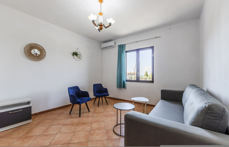 Room 3, Red House 2 in Shkod r, Shkodrës