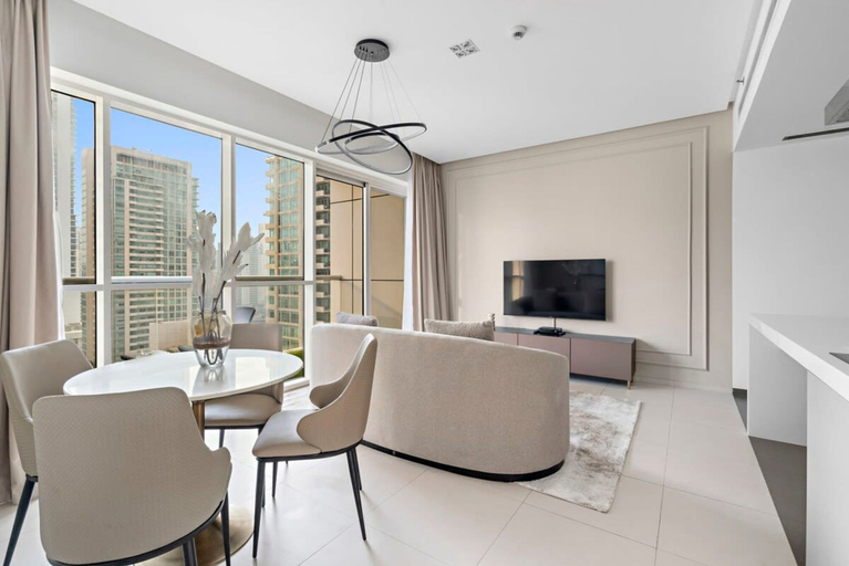 Room 2, Silkhaus Chic in West Avenue Pool Gym Access, Dubai