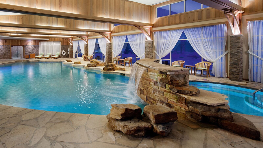 Pool 4, The Lodge at Turning Stone Resort Casino, Oneida