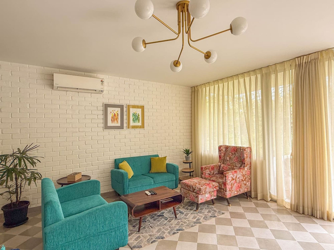 Room 3, Modern 2BR w Pool Near Candolim and Coco Beach, North Goa