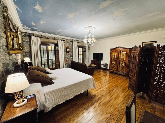 Bedroom 4, Palacio Pampinot, Guipúzcoa