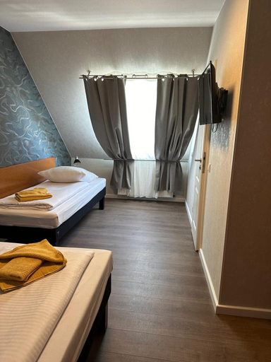 Others 4, Hotel Pirol, Berlin