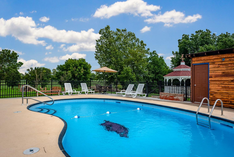 Sport & Beauty, Fairway Inn, Carroll