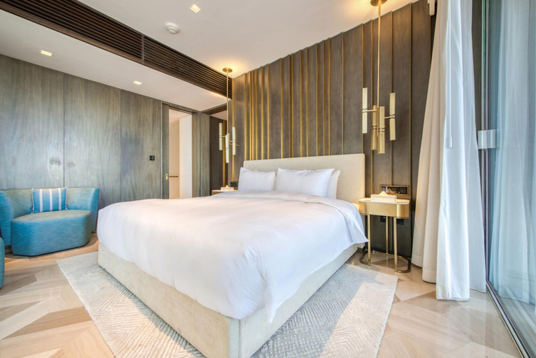 Room 2, Vibrant Getaway in a Classy Five Palm Jumeirah Apt, Dubai