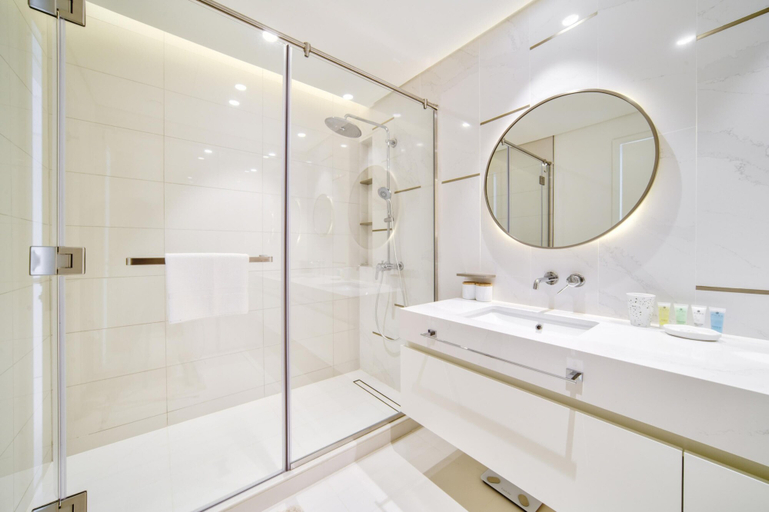 Room 5, Luxury Sea View Living on Emaar Beachfront, Dubai
