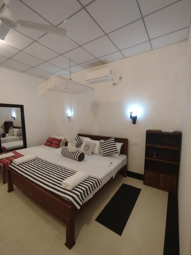 Bedroom 2, Little Villa, Habaraduwa