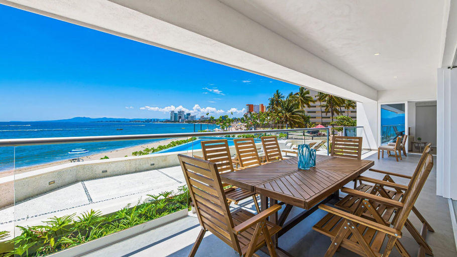Room 2, Beachfront Private Pool Theatre Room Views, Puerto Vallarta