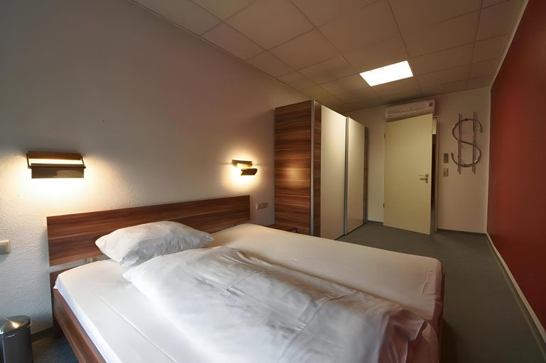 Bedroom 2, AAAA Hotelwelt KUBLER, Karlsruhe