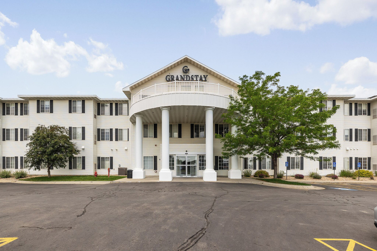 Exterior & Views 2, GrandStay Residential Suites - Rapid City, Pennington