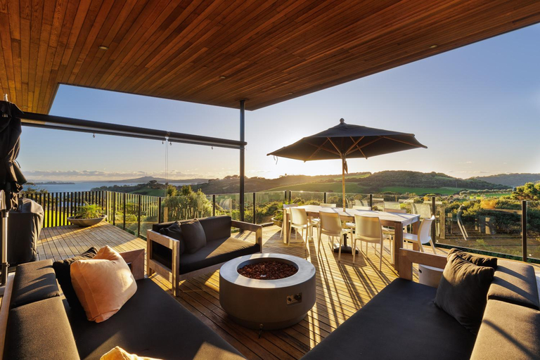 Food & Drinks, Cable Bay Views, Auckland