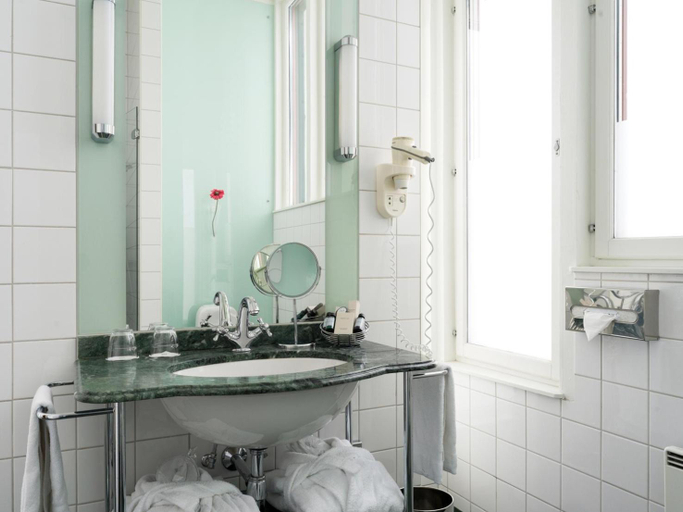Bathroom 4, Elite Hotel Knaust, Sundsvall