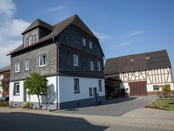 Others 3, Farmhouse Escape in Haserich, Cochem-Zell