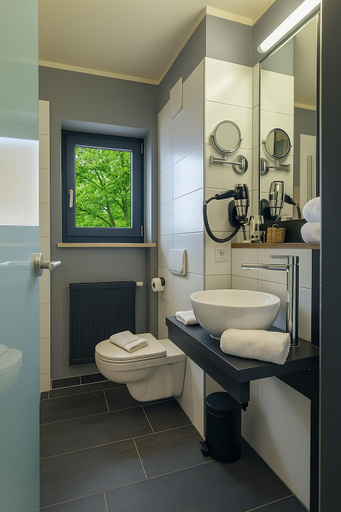 Bathroom 5, Hotel INNSENTO Passau, Passau
