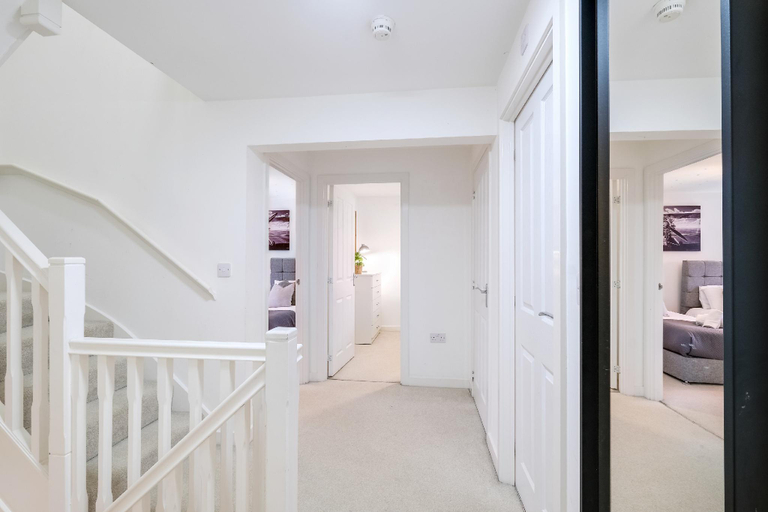 Interior view 4, Bicester Village 6 Bedroom 3.5 Bathroom House, Oxfordshire