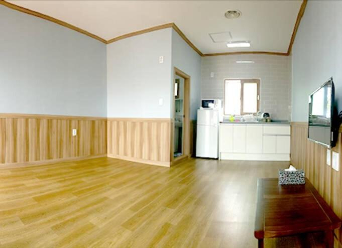 Others 3, Nonsan Deulkot Pension, Nonsan