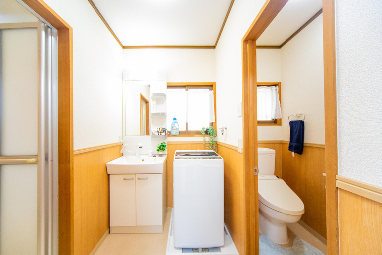 Bathroom 3, Awaji Central House In Kusumoto, Awaji