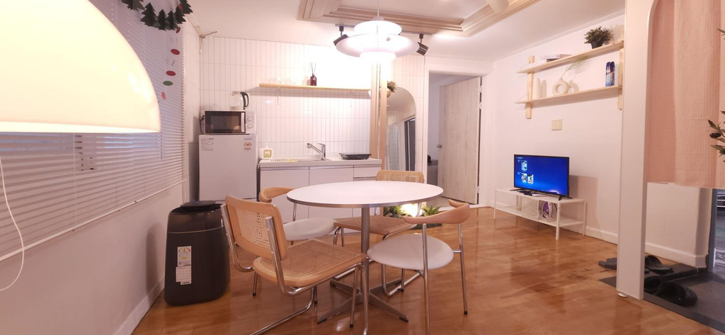 Others 5, 핑크 White Linen House,3br, Mapo