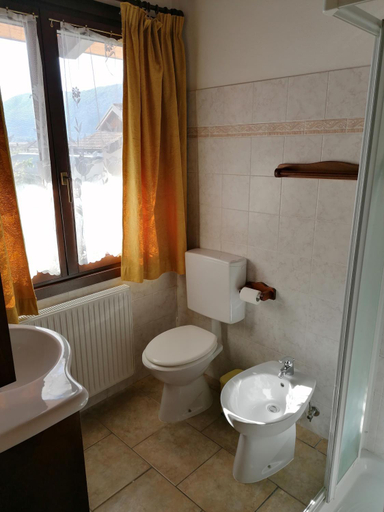 Bathroom 5, Al Fogolar, Udine
