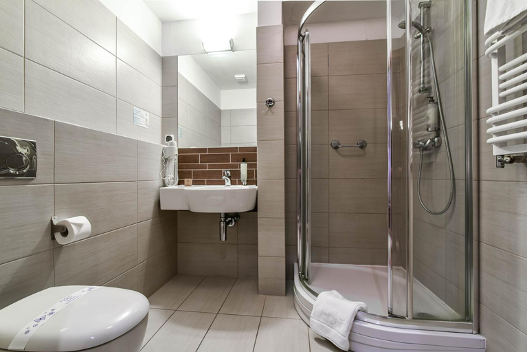 Bathroom 5, Hotel SPA Wieniawa, Puck