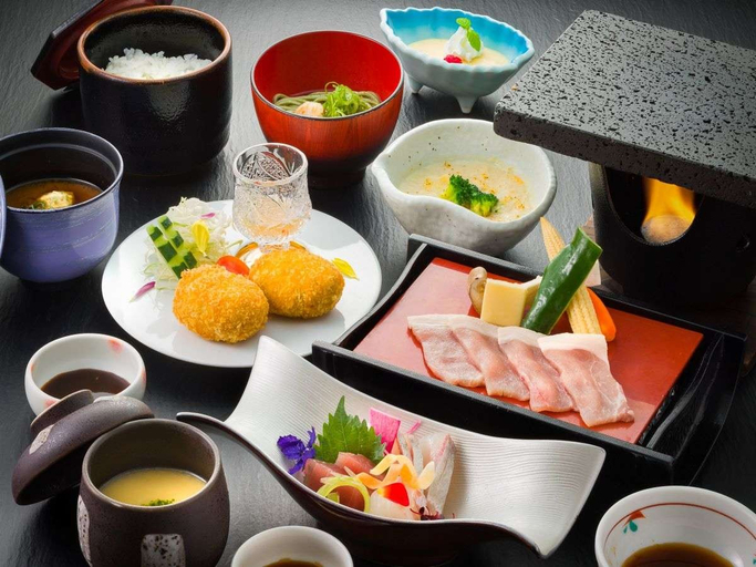 Food & Drinks 5, Irodori Koyo Hotel, Komono