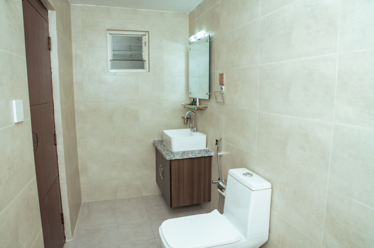 Bathroom 4, Kusum Airport Hotel, Bagmati