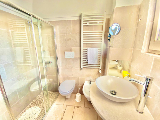 Bathroom 3, Trulli Fenice Alberobello, Bari