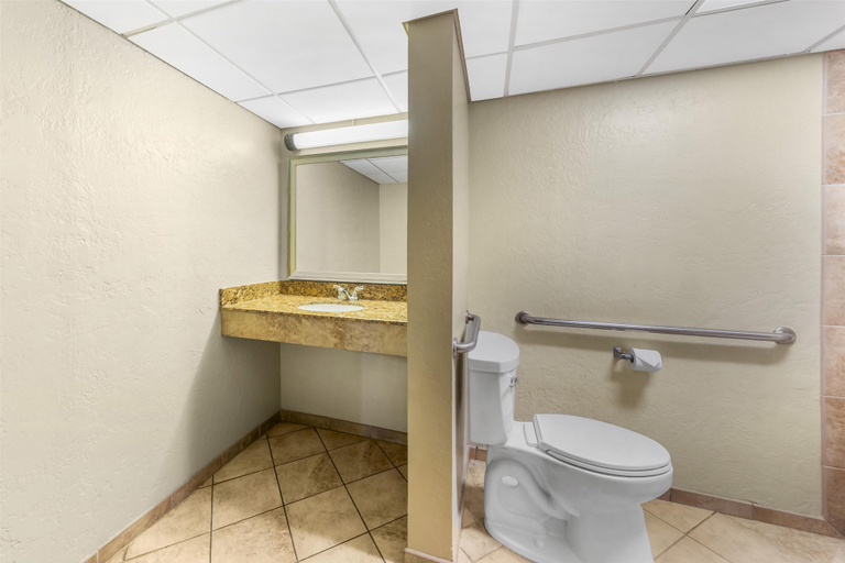 Bathroom 4, Best Western Plus Weatherford, Custer